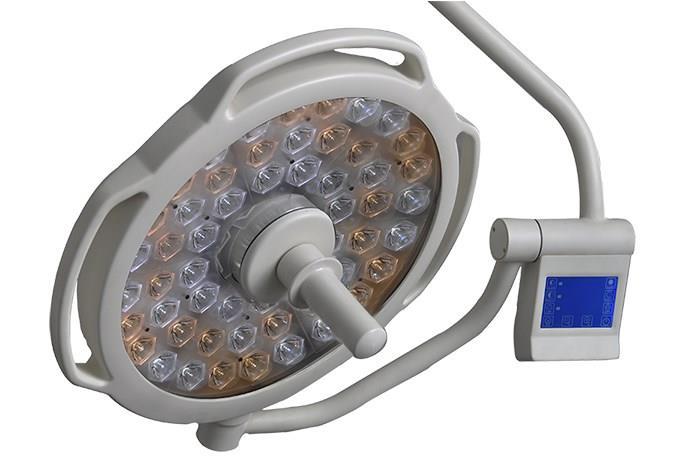 LEDD500 procedur medycznych parametrach. Źródłem światła w lampie LEDD500 są żarówki LED firmy OSRAM o żywotności powyżej 50000 godzin. Obudowa lampy jest aluminiowa.