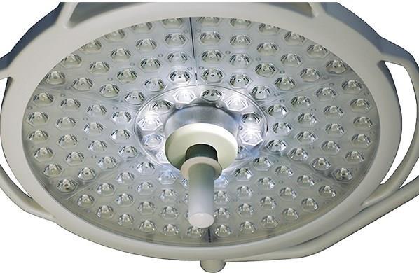 Lampa LEDD700 przeznaczona jest do stosowania jako oświetlenie zabiegowo - operacyjne w gabinetach lekarskich, weterynaryjnych, przychodniach, szpitalach. natężenie światła 170.