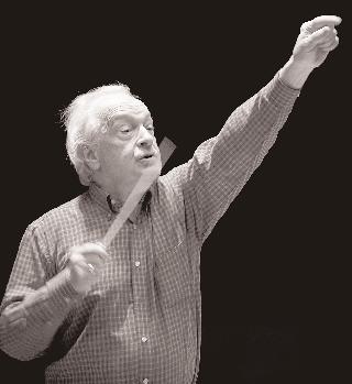 Fot. Zbigniew Sawicz Roz mo wa z ma estro AN TO NIM WI TEM Jak nak#oni' orkiestr! do entuzjazmu?