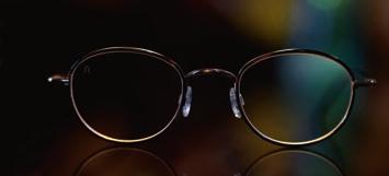 Nasze okulary wyróżnia ponadczasowy design, perfekcyjna funkcjonalność i właściwie dobrane materiały. 2.