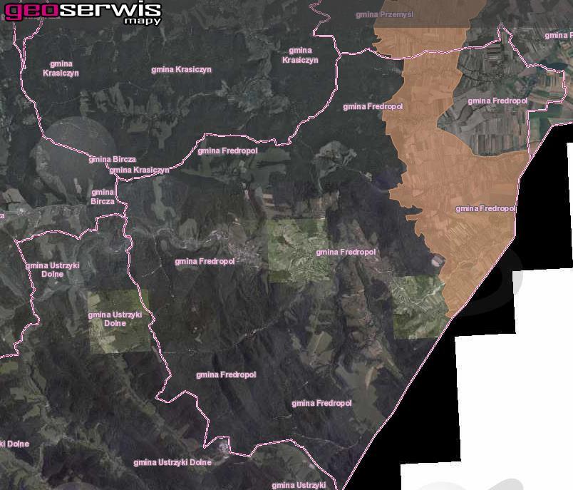 Rysunek 26. Lokalizacja obszarów chronionego krajobrazu na terenie Gminy Fredropol Źródło: Geoserwis 6.8.2.5. Użytki ekologiczne Według art.