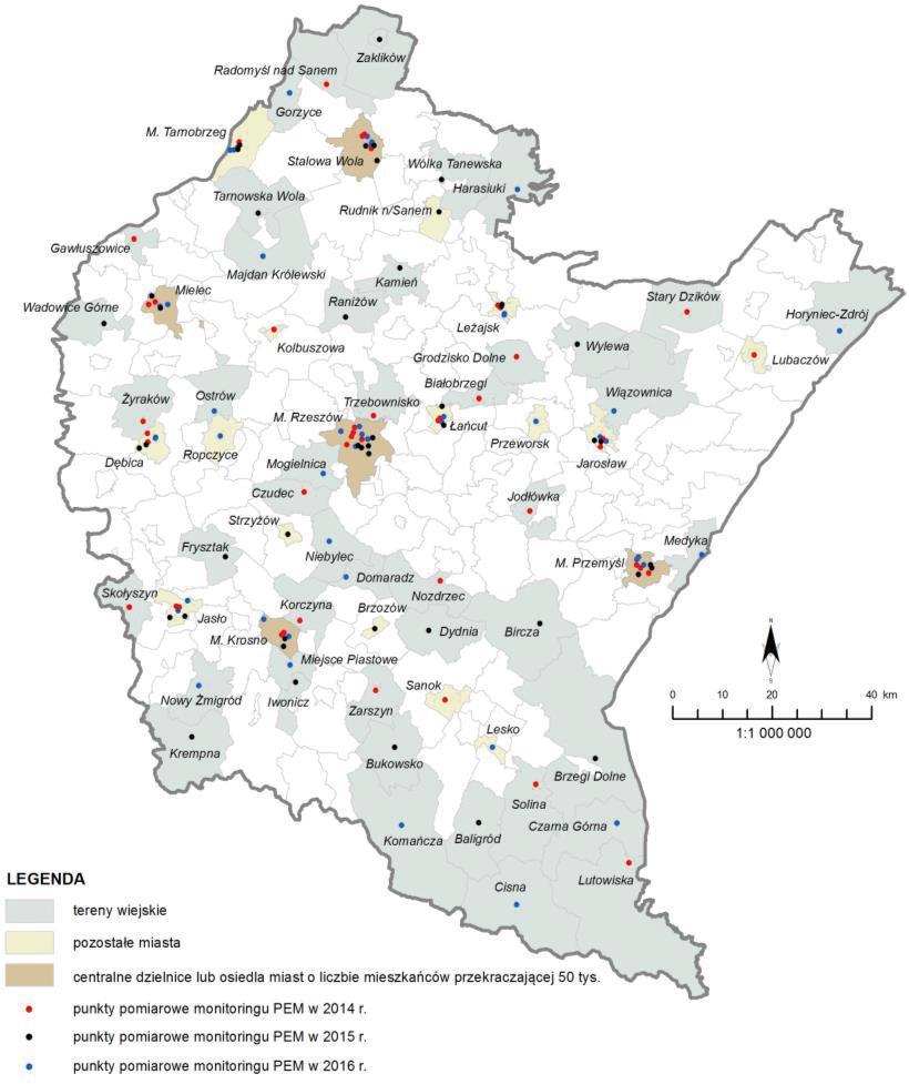 Rysunek 15. Lokalizacja punktów pomiarowych monitoringu pól elektromagnetycznych na terenie województwa podkarpackiego w latach 2014 2016 roku 3 5.3.1. Elektroenergetyka Powszechność użytkowania energii elektrycznej wymusza budowanie sieci elektroenergetycznej na całym terenie zagospodarowanym przez ludzi i w zależności od ich potrzeb.