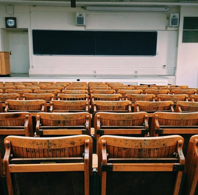 Prowadzenie studiów i innych form kształcenia Plan prezentacji 1. Prowadzenie studiów możliwości 2.