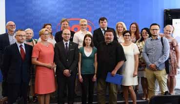 Onko-news Projekt realizowany ze środków PFRON Deklaracja współpracy Ministerstwa Zdrowia z organizacjami pozarządowymi PARTNERZY: Rozwój dialogu społecznego w ochronie zdrowia 19 czerwca 2018 r.