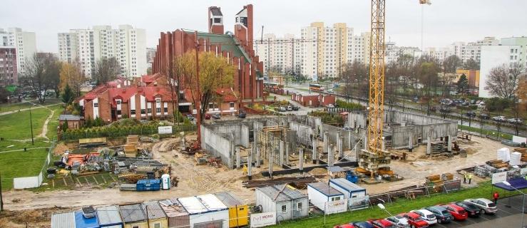 Osobną sprawą są remonty, których listę dzielnica zatwierdzi za kilka dni. Opublikujemy ją, jak tylko uda nam się ją zdobyć.