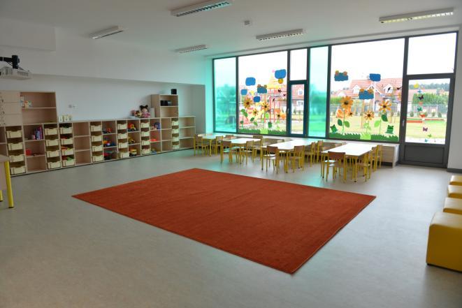 logopedy / psychologa i salę zajęć dodatkowych, blok kuchenny z zapleczem, część administracyjną.