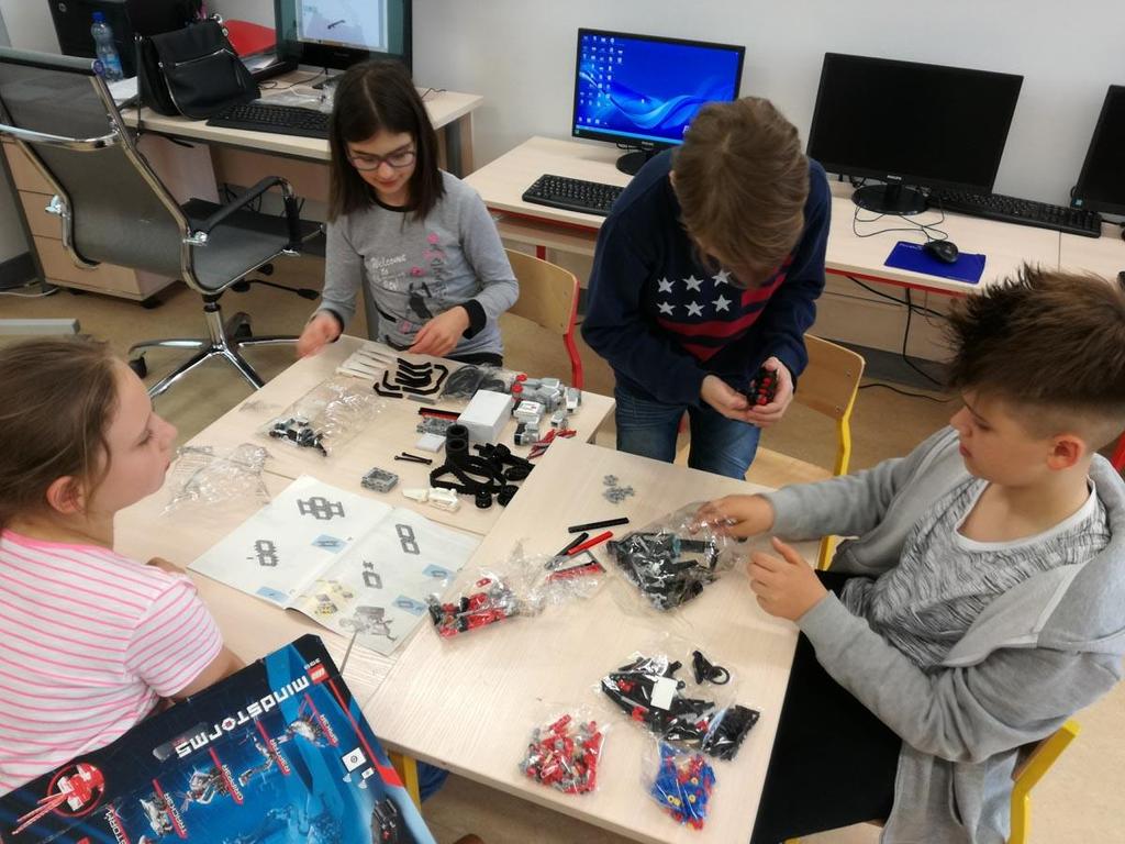 Poznaję, eksperymentuję, weryfikuję - programy wsparcia rozwijania kompetencji matematyczno-przyrodniczych i językowych uczniów Gimnazjum w Kamionkach Całkowity planowany koszt projektu: 207 243,63