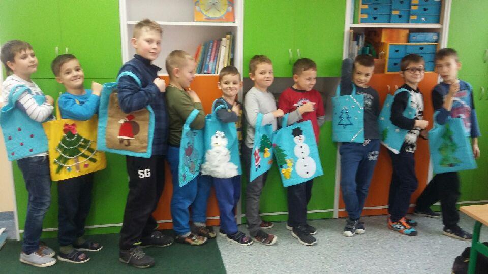 11. Uczniowie klasy III a wykonali wraz ze swoimi rodzicami