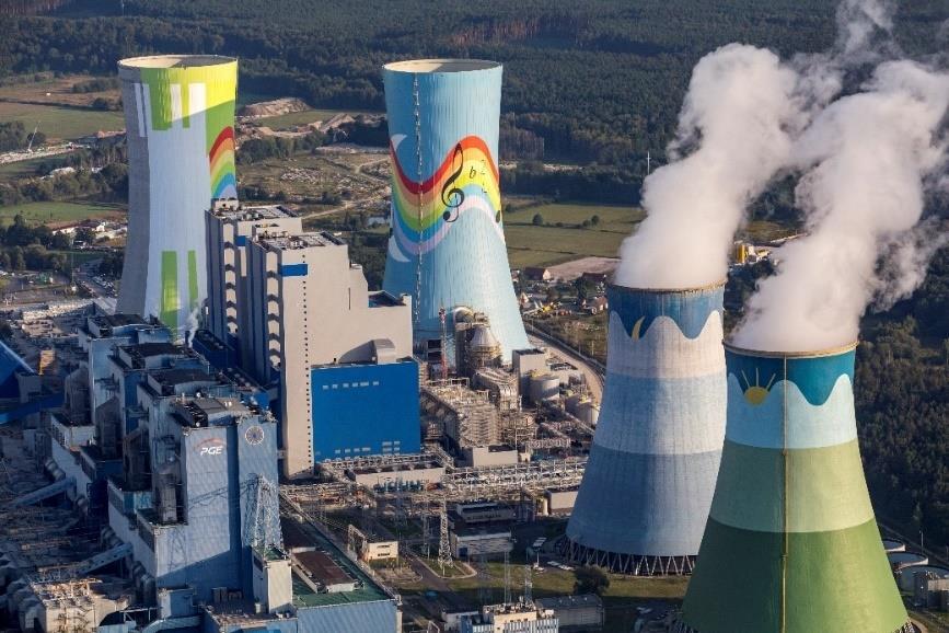 zaprojektowana na nadkrytyczne parametry pary. Oznacza to, że taka sama wartość energii zostanie uzyskana przy znacznie mniejszym zużyciu węgla.