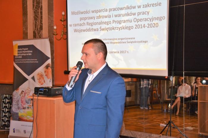 coaching, organizację siłowni czy zajęć relaksacyjnych).