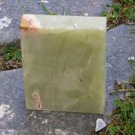 8] h) kryształ jadeitu; NaAlSi