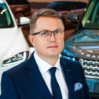 ARKADIUSZ RUTKOWSKI Wiceprezes Zarządu, zarządzający siecią dilerską RAFAŁ SUCHAN Członek