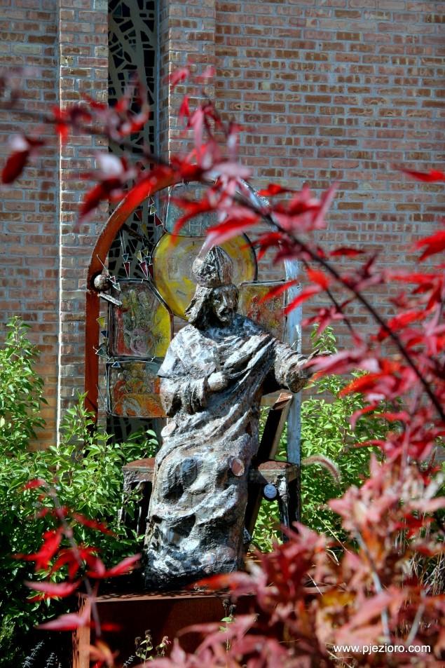 St. OCTOBER 14, 2018 Twenty Eighth Sunday in Ordinary Time Thomas Becket MASS TIMES Saturday: 4:30pm Sunday: 9:00am & 12:30pm 7:30am & 10:45am Polish Weekdays: 9:00am Mass: Monday, Tuesday, Wednesday