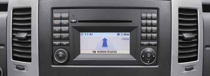 dźwięku i intuicyjną obsługę. Radio RCD 2001 wysokiej jakości tuner radiowy oraz odtwarzacz CD czytający format MP3.