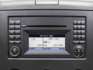 Bluetooth. Radio RCD 3002. Radio stereo z RDS i wszystkimi funkcjami RCD 2001 oraz dodatkowo kolorowym wyświetlaczem i zestawem głośnomówiącym z Bluetooth.