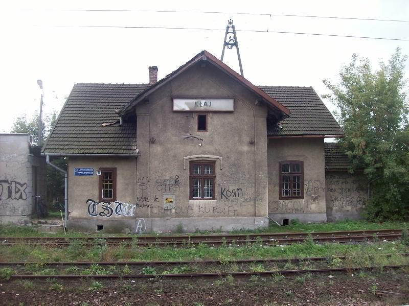 znajdują się na planowanej trasie VeloRaba. Połączenie trasy rowerowej z miejscami rekreacji i aktywności mieszkańców otworzy Kłaj od strony południowego wschodu dla potencjalnych inwestorów.