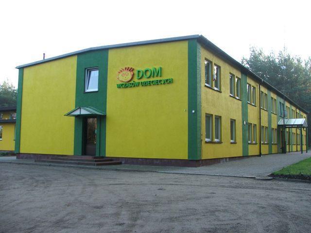 pobór wód podziemnych, odprowadzanie wody zawracanej z instalacji pompy ciepła do warstwy wodonośnej, wprowadzanie ścieków po ich oczyszczeniu w mechaniczno-biologicznej oczyszczalni, do ziemi,