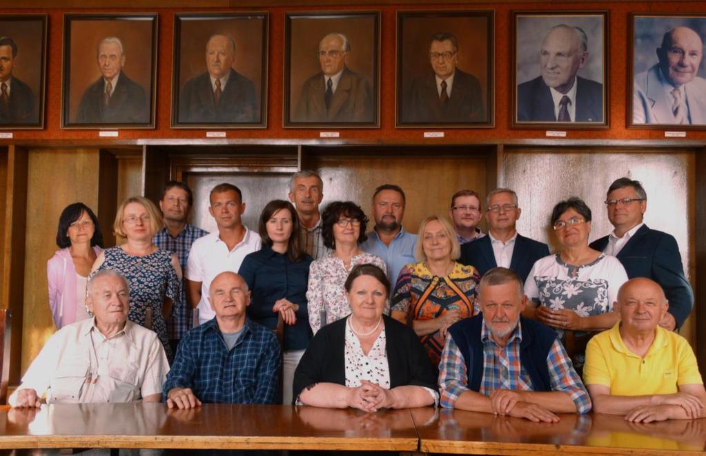 Od lewej stoją: Izabela Pawłowska, Joanna Bojko, Sławomir Gicala, Artur Wiatr, Edyta Bandzierz, Andrzej Chmiela, Jadwiga Mosińska, Mariusz Chojnacki, Bożena Krzywańska, Łukasz Buczak, Mirosław