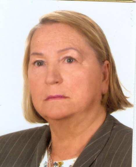 winnicach. Po paru latach przeszła do Polskiej Wełny, pracując tam aż do emerytury. Pracując w Polskiej Wełnie, uzupełniała swoje wykształcenie na kursach wieczorowych.