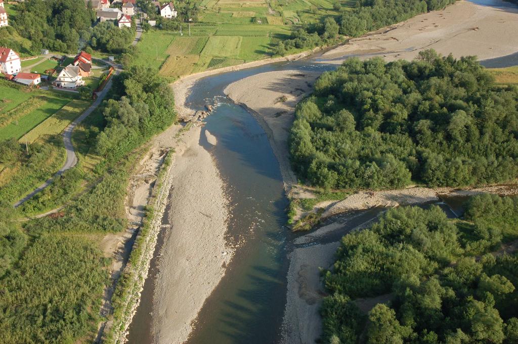 Stowarzyszenie Ab Ovo Załącznik A Zdjęcia rzeki Raby zostały wykonane przez Łukasza Ślusarczyka w lipcu 2010r. (http://prognoza.republika.