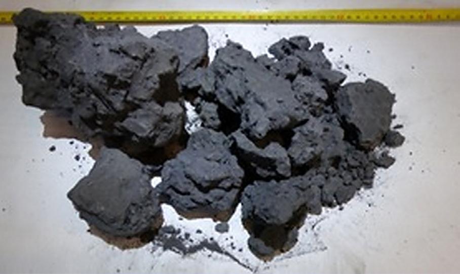 CZĘŚĆ EKSPERYMENTALNA Materiał Surowcem wykorzystanym do wytwarzania brykietów był muł węglowy oraz flotokoncentrat węglowy, pochodzące z krajowych kopalń węgla kamiennego.