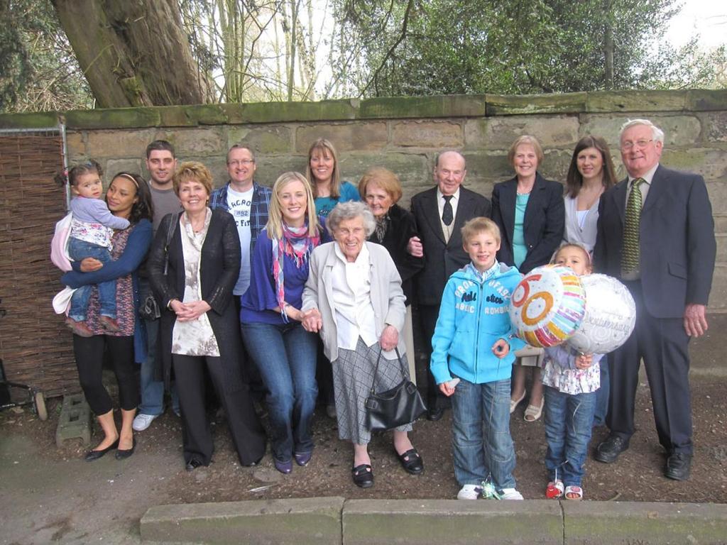 In 2010 Ludwik and Barbara came to England and celebrated his 60 th wedding anniversary with his English family W 2010 Ludwik