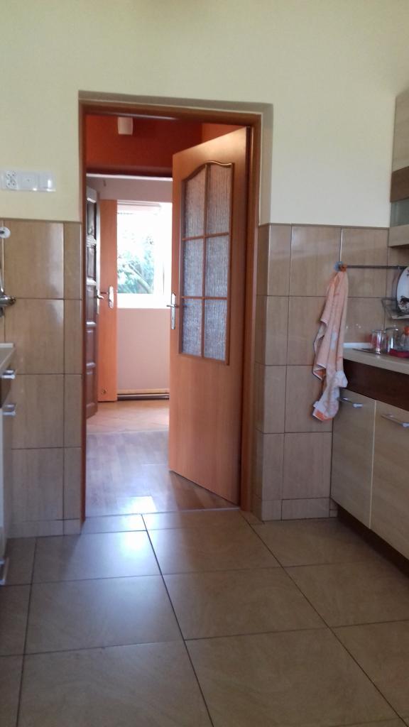 Kuchnia Powierzchnia 12m2. Wnętrze odświeżone w tym roku.