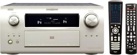 000 µf możliwość zmostkowania kanałów do mocy 5 x 500W przy 4 ohmach wejścia XLR oraz chinch dla każdego kanału przełączane głośniki A/B dla każdego kanału duże gniazda głośnikowe wykonane z