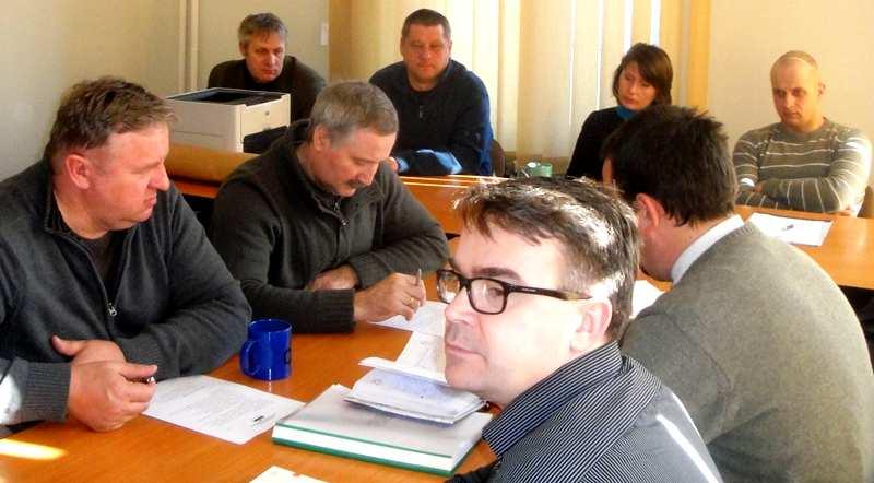 (Ciąg dalszy ze strony 3) Międzyrzeczu, Gorzowie Wlkp., DPS w Rokitnie, PKO BP, Bama. Sytuację w Enei zrelacjonował K. Gonerski. Członkowie Zarządu Regionu Gorzów Wlkp. 2.
