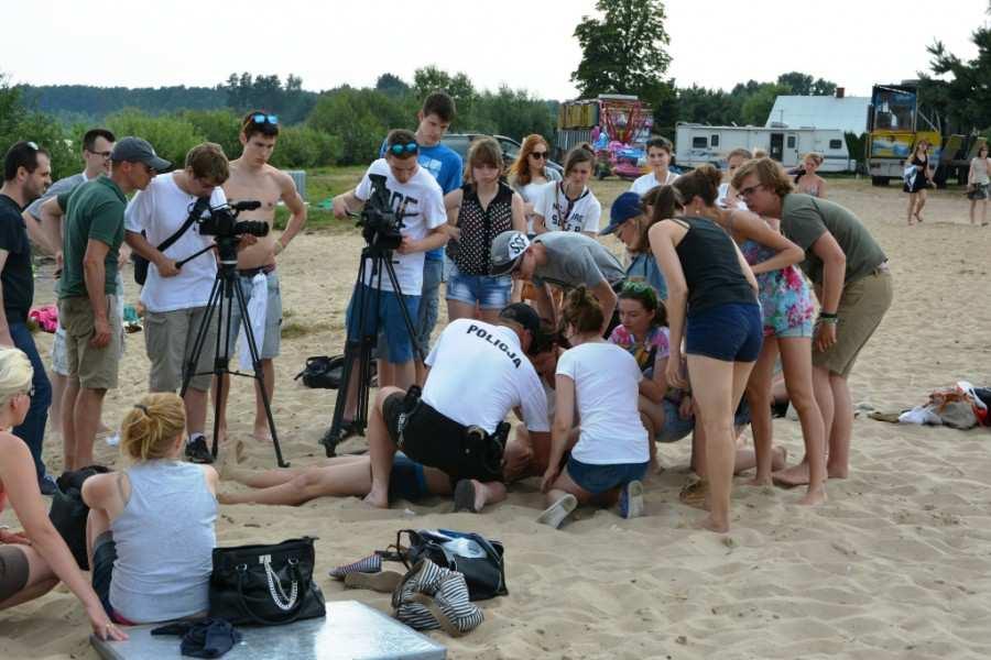 Tego samego dnia, wieczorem w podradomskim Domaniowie powstały zdjęcia do filmu, którego konsultantami są policjanci z Wydziału Prewencji.