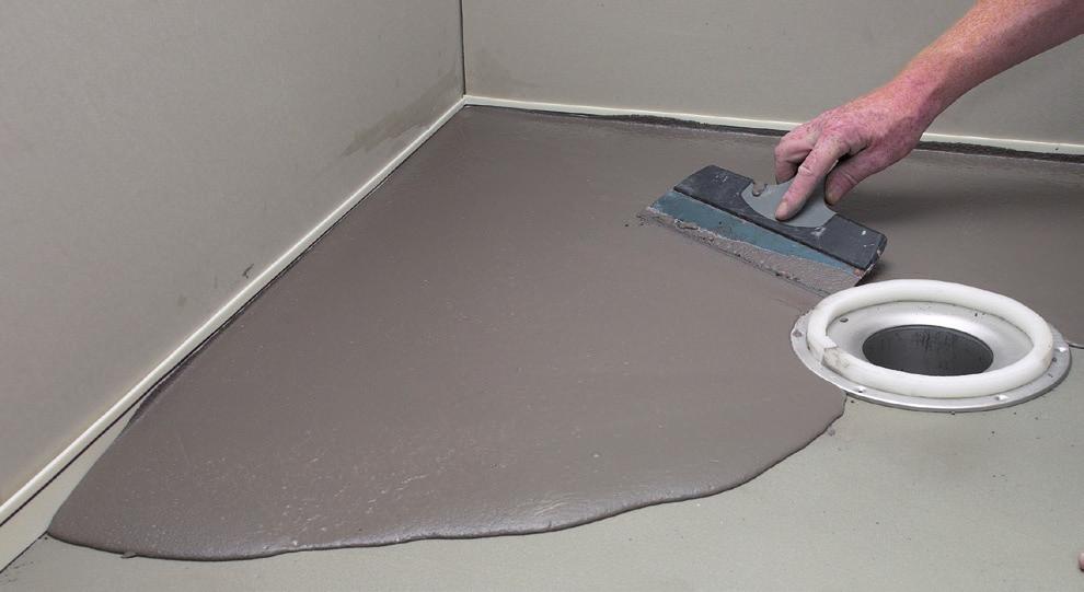metr - 7 mm na metr). Inne nachylenie podłogi można uzgodnić w przypadku stałych instalacji, takich jak np. ściana prysznicowa.