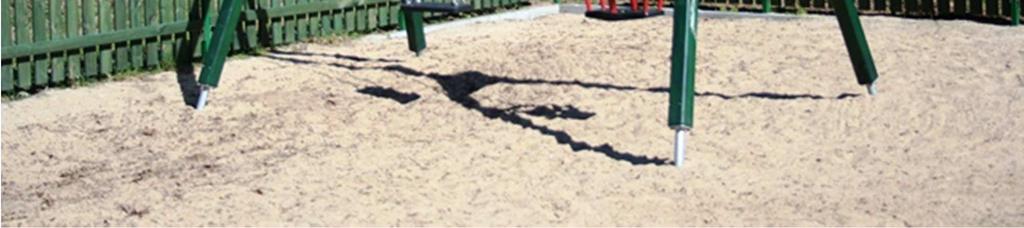 fundamenty: Beton klasy B15 INSTRUKCJA INSTALOWANIA nawierzchnia piaskowa, minimalna strefa funkcjonowania 5,70 x 5,70 m montaż urządzenia zgodnie z dokumentacją techniczną, montaż