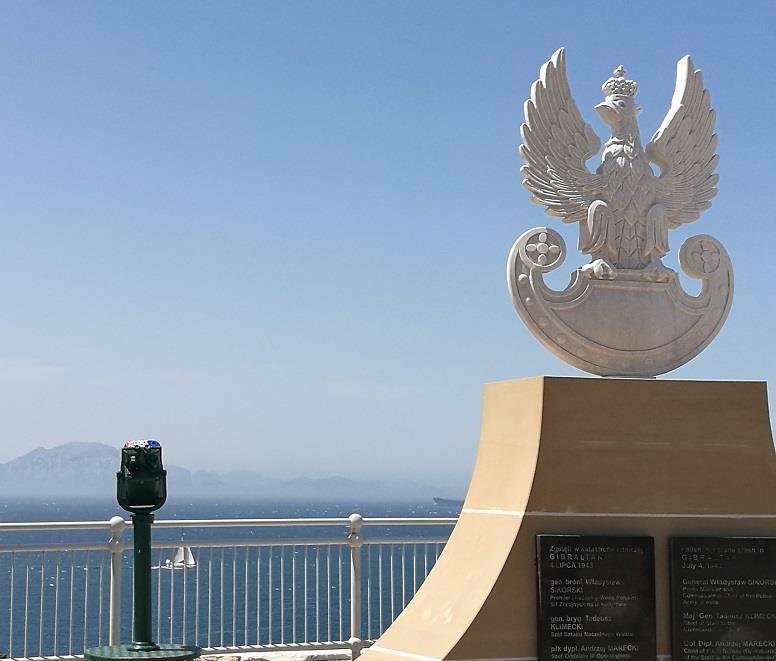 Fot. 40: Polska smutna pamiątka w Gibraltarze pomnik ku czci poległych w katastrofie lotniczej w 1943 r.