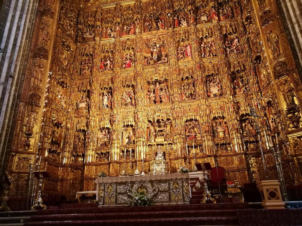 Fot. 8: Niebywale bogaty i piękny ołtarz w sewilskiej katedrze autorstwa Pierre'a Dancarta.