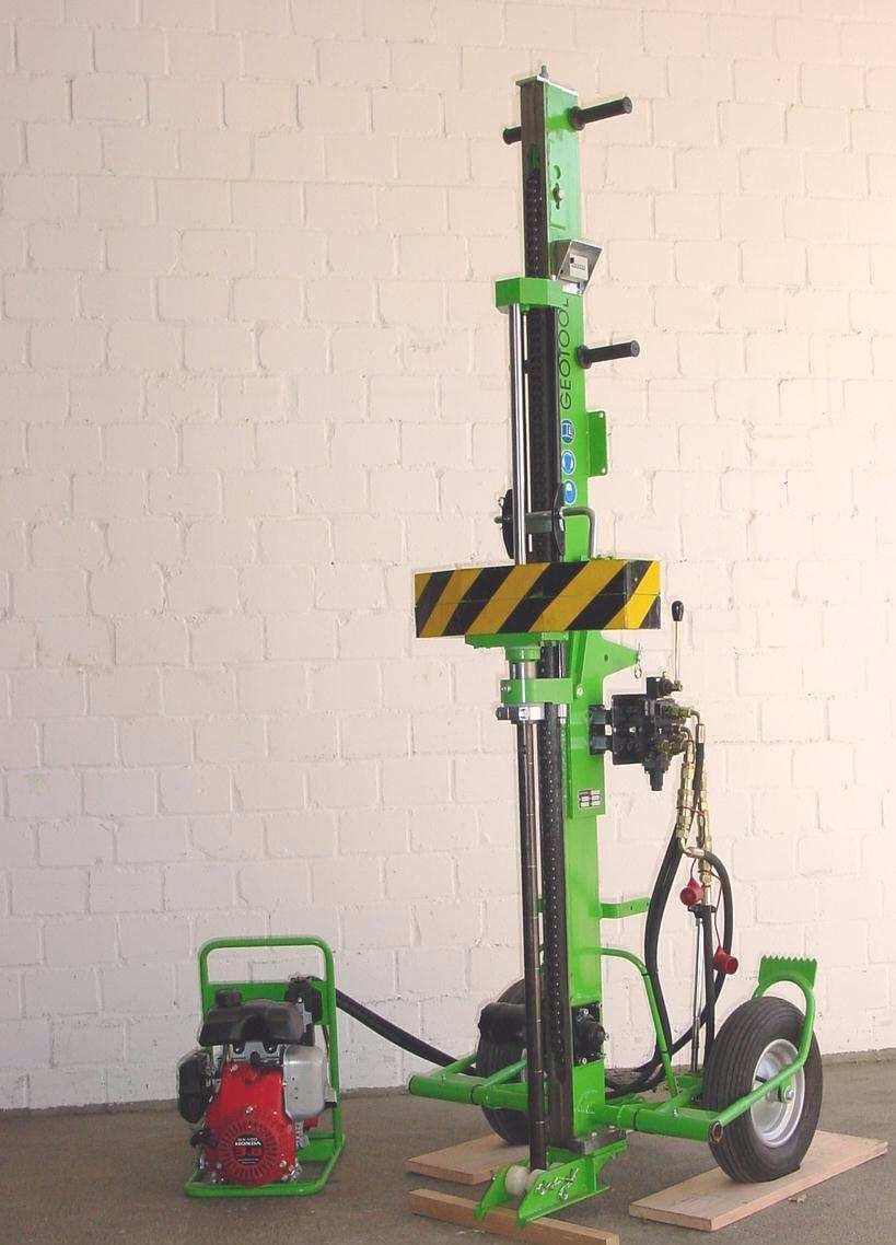SONDA DYNAMICZNA LMSR-Hk do sondowań lekkich (DPL), średnich (DPM) oraz cięŝkich (DPH) - napęd hydrauliczny Ta wersja napędzana jest silnikiem hydraulicznym.