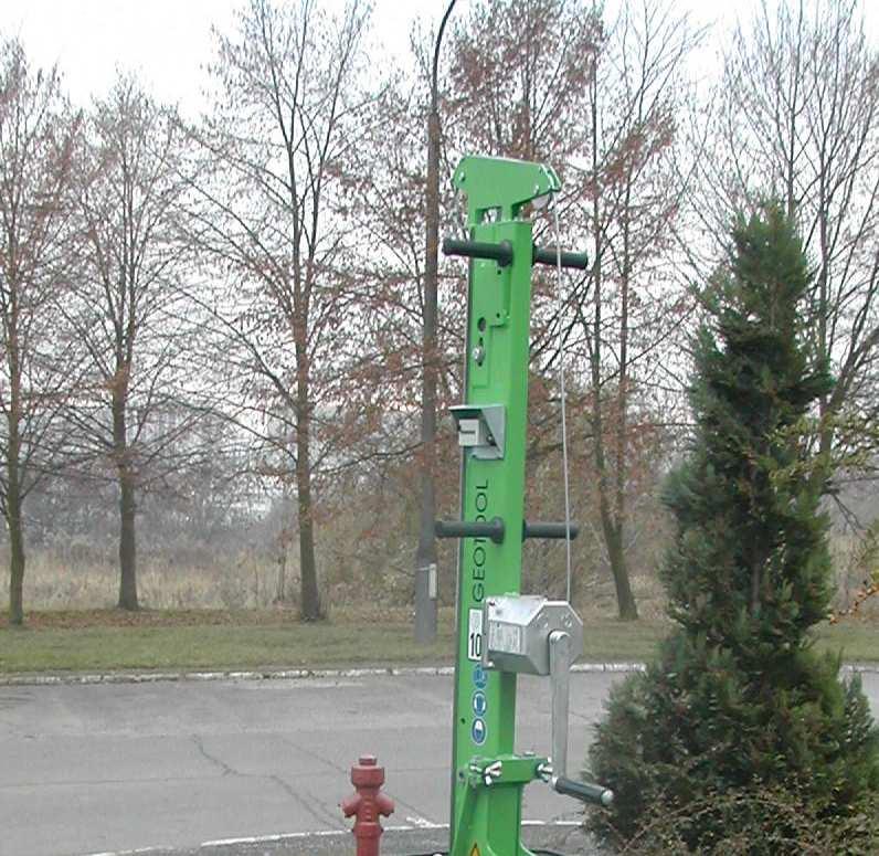 SONDA DYNAMICZNA LMSR-SPT/Vk (DPSH) do sondowania SPT Sonda napędzana jest niezawodnym silnikiem spalinowym, 4 suwowym Honda.