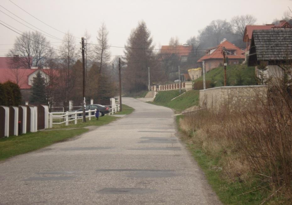 4. ŚRODOWISKO KULTUROWE I KRAJOBRAZ 4.1. ROZWÓJ OSADNICTWA UKŁADY PRZESTRZENNE, ZABUDOWA WSI, DOMINANTY KRAJOBRAZOWE Obszar gminy Zielonki był zamieszkały od czasów prehistorycznych.