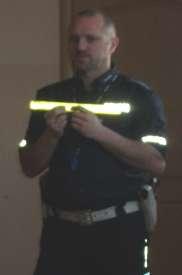 Burmistrz i policjanci ciekawie rozwinęli ten temat. Policjant zadawał nam też różne pytania, na które z chęcią opowiadaliśmy.