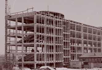 elektryka) 1973 uzyskanie uprawnień do kształcenia na poziomie magisterskim na kierunku elektrotechnika 1974 zarządzeniem ministra zmieniona została struktura uczelni z wydziałowej na instytutową.