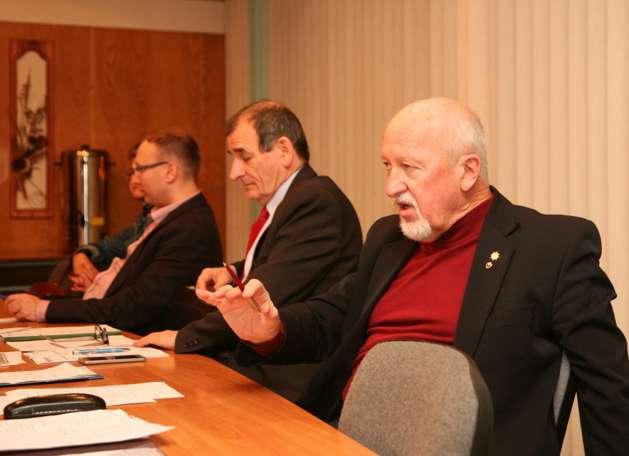 geodetów, którzy prowadzą działalność zawodową w regionie.