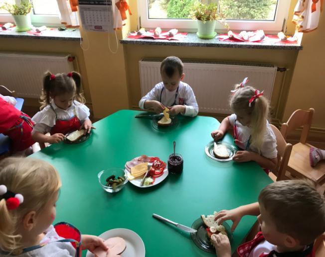 Śniadanie daje moc Publiczne Przedszkole w Pokrzywnicy jest pierwszym przedszkolem w województwie opolskim, które otrzyma w listopadzie Ogólnopolski Certyfikat Przedszkola Promującego Zdrowie.