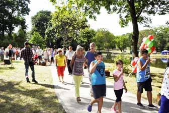 Po części oficjalnej zaproszono wszystkich na