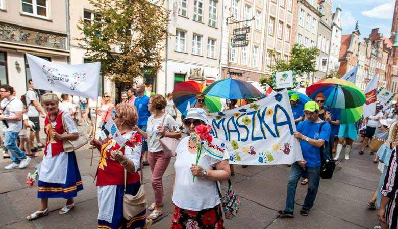 Święto Kociewia Kolorowe stroje, pachnące potrawy, wiktuały i kulinaria, przyśpiewki oraz tańce, wszędzie modraczki i na ustach wielu - KOCIEWIE. 2 sierpnia, na Jarmarku św.