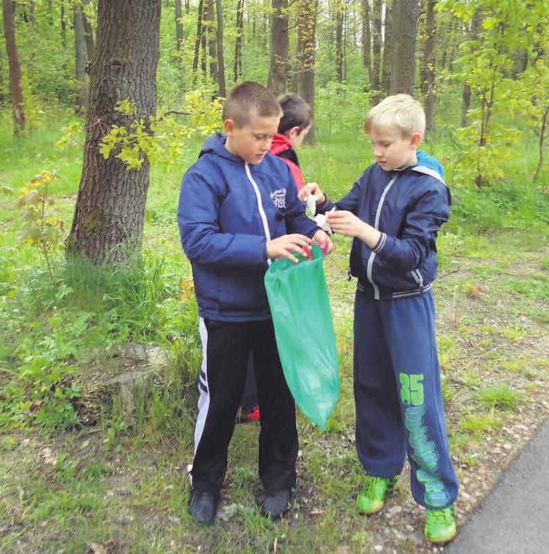 Remontowi szkół i przedszkoli, remontowi dróg, remontowi świetlic wiejskich, budowie hali widowiskowo-sportowej, budowie mieszkań komunalnych itd., itp.