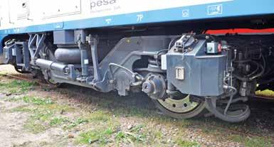 długością pojazdu 37 630 mm, tramwaj wyróżnia także specyficzny rozstaw szyn 1 458 mm, zastosowanie jednego wspólnego wózka (tocznego) dla dwóch członów (wcześniejszych wersji Tramino nie wyposażano