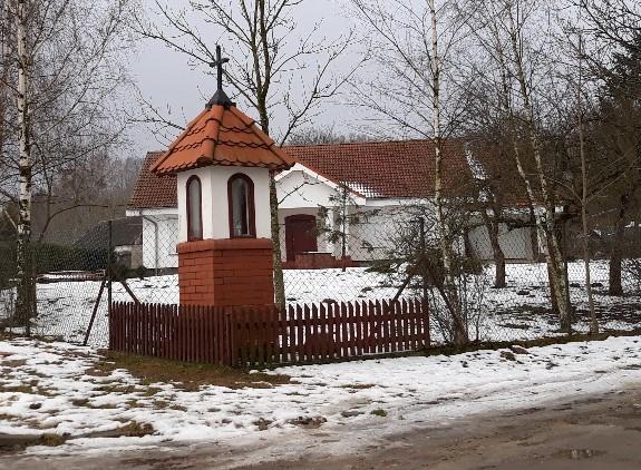 Jezuickiej i Słonecznikowej. Na skrzyżowaniu idziemy w prawo w ul. Słonecznikową.