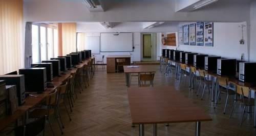 3. KUCHARCZYK Martyna biogospodarka J6X1S1 PRZEDSTAWICEL STUDENTÓW W WYDZIAŁOWEJ KOMISJI WYBORCZEJ WME Lp. Nazwisko Imię Kierunek studiów Grupa 1.