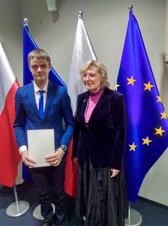 Gospodarzami uroczystości był Wielkopolski Kurator Oświaty pani Elżbieta Leszczyńska. Uroczystość uświetnili wspaniałymi występami uczniowie z Ogólnokształcącej Szkoły Muzycznej II st. im. M. Karłowicza w Poznaniu.