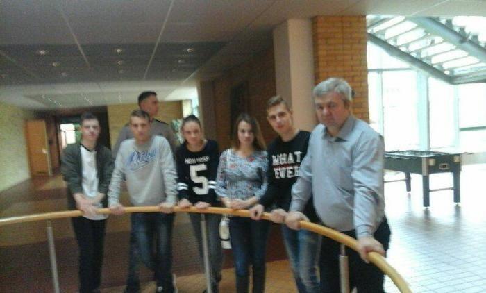 Adama Mickiewicza w Poznaniu, pn. Dwójłomność w naturze i laboratorium.