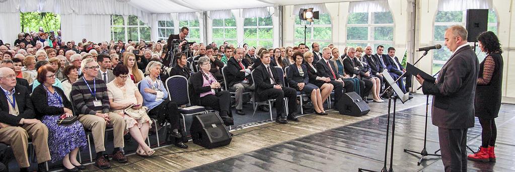 Starosta Siedlecki Dariusz Stopa uhonorował 25-letnią działalność Organizacji Global Volunteers przyznając Nagrodę Honorową Starosty Siedleckiego, którą wręczył na ręce Prezydenta Organizacji